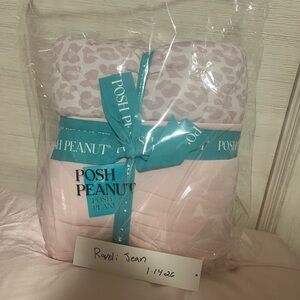 Posh Peanut Amaya pink leopard bamboo quilt Blush full/queen quilted